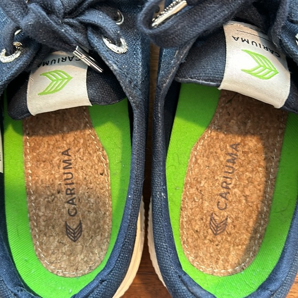 Cariuma blue sneakers. Size 7.5 in women’s and 6 in men’s. Great used condition. - Picture 4 of 5